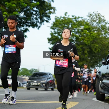 Runner Photo 3994976