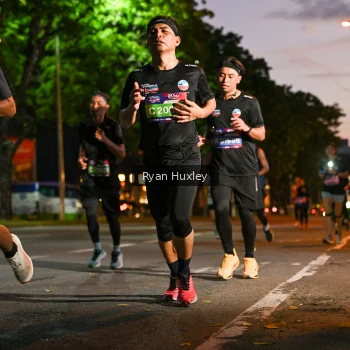 Runner Photo 3995076