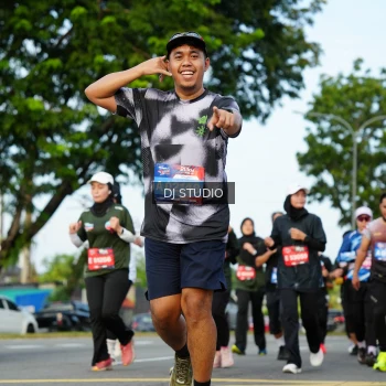 Runner Photo 3995171