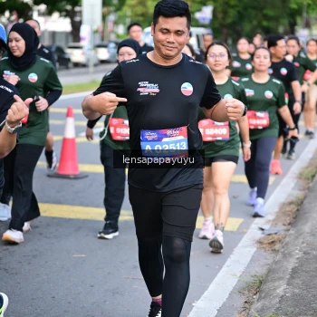Runner Photo 3995618