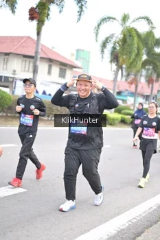 Runner Photo 3995672