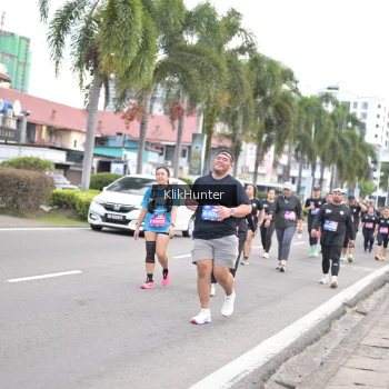 Runner Photo 3995716