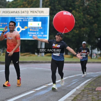 Runner Photo 3995761