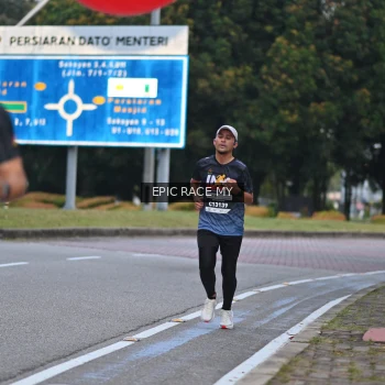 Runner Photo 3995775