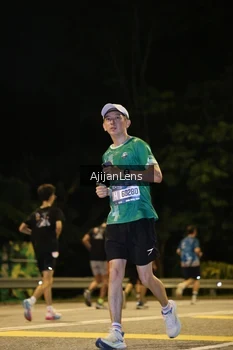 Runner Photo 3995796