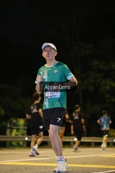 Runner Photo 3995940