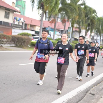 Runner Photo 3996055