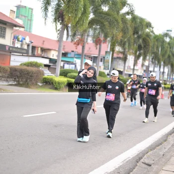 Runner Photo 3996095