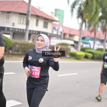 Runner Photo 3996135