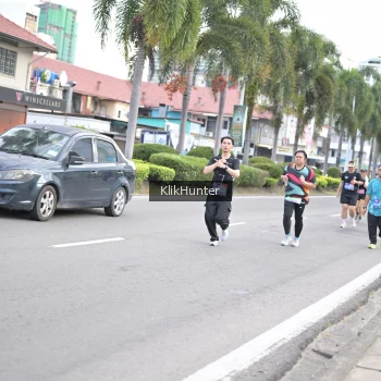 Runner Photo 3996181