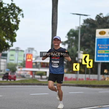 Runner Photo 3996213