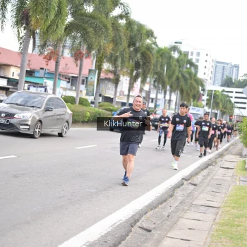 Runner Photo 3996273
