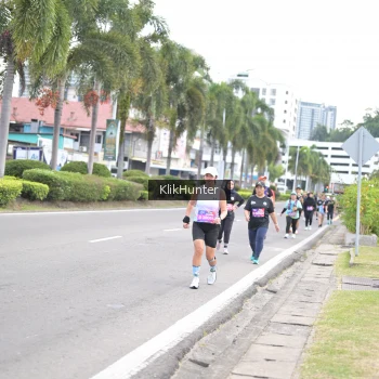 Runner Photo 3996348