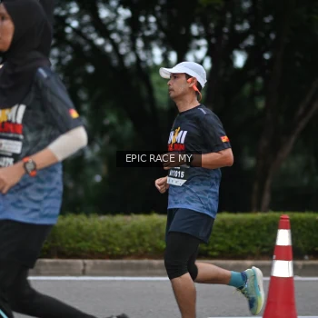 Runner Photo 3996477