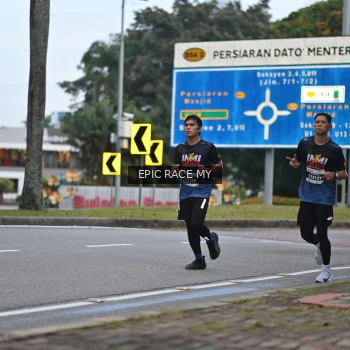 Runner Photo 3996500