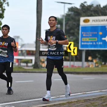 Runner Photo 3996523