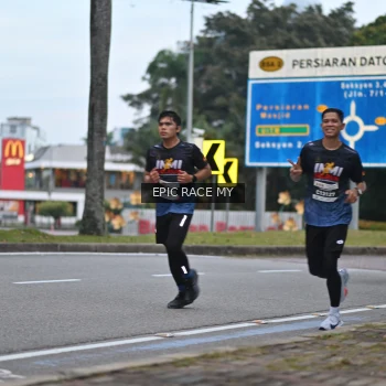 Runner Photo 3996525