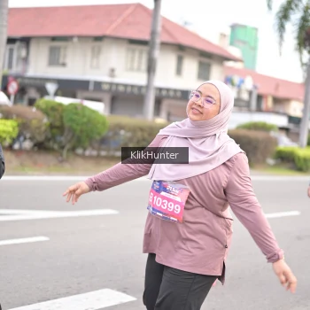 Runner Photo 3996571
