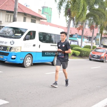Runner Photo 3996572