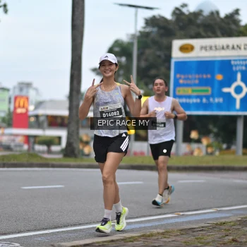 Runner Photo 3996575