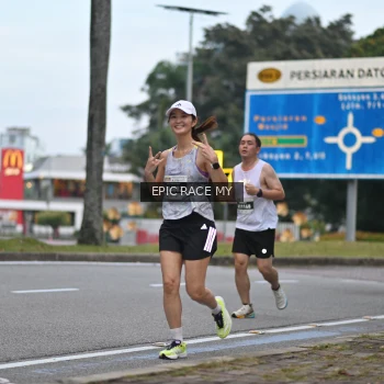 Runner Photo 3996576