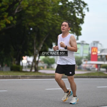 Runner Photo 3996591