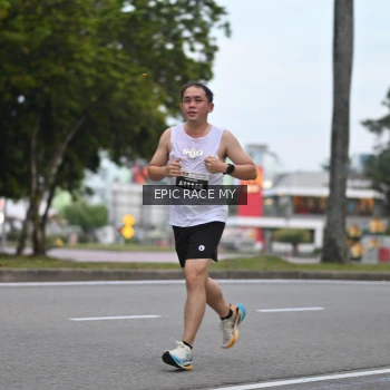 Runner Photo 3996602