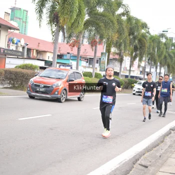 Runner Photo 3996604