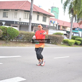 Runner Photo 3996685