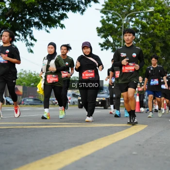Runner Photo 3996709