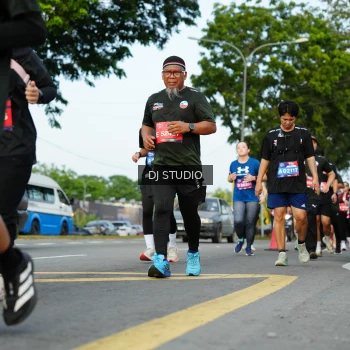 Runner Photo 3996733