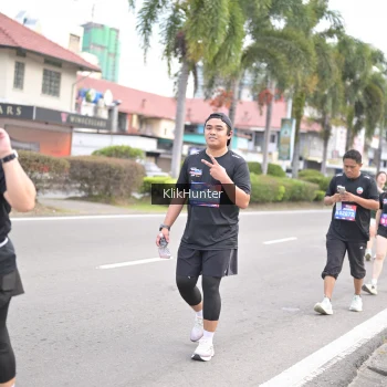 Runner Photo 3996735