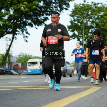 Runner Photo 3996743