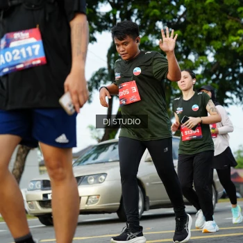Runner Photo 3996759