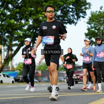 Runner Photo 3996772