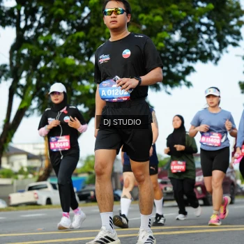 Runner Photo 3996810