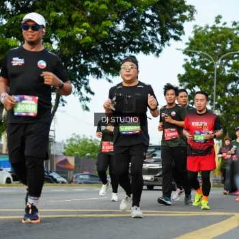 Runner Photo 3996823