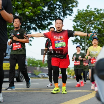 Runner Photo 3996853