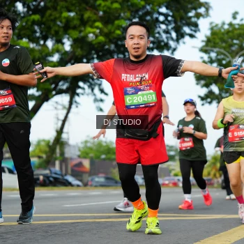 Runner Photo 3996863