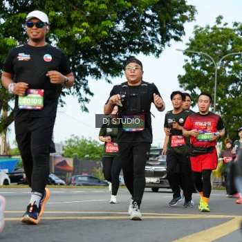 Runner Photo 3996870