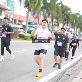 Runner Photo 3996954