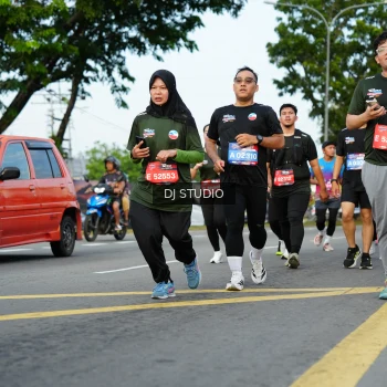 Runner Photo 3997606