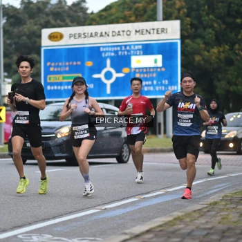 Runner Photo 3997676