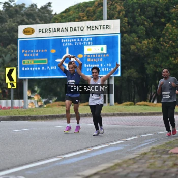 Runner Photo 3997703