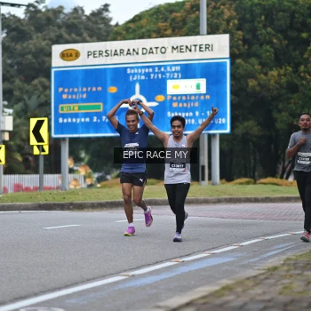 Runner Photo 3997715