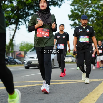 Runner Photo 3997730