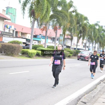 Runner Photo 3997772