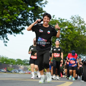 Runner Photo 3999001