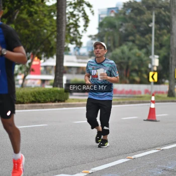 Runner Photo 3999005