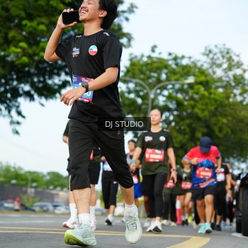 Runner Photo 3999035